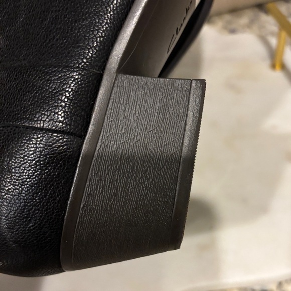 Clarks Women's Size 6 1/2 Boylan Dawn Black Leather SoftCushion Ankle Booties - Picture 9 of 13